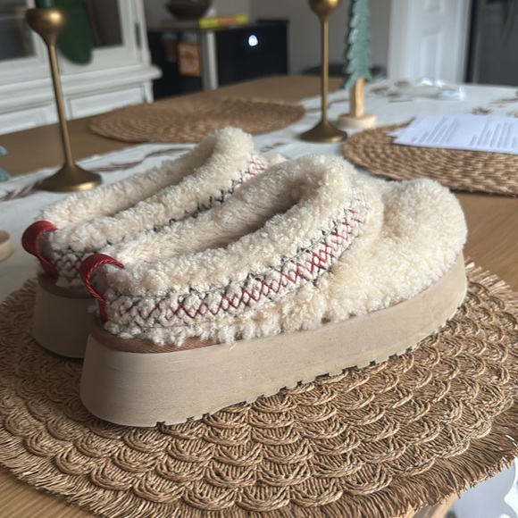 Ugg Tazz Platform - Picture 2 of 3